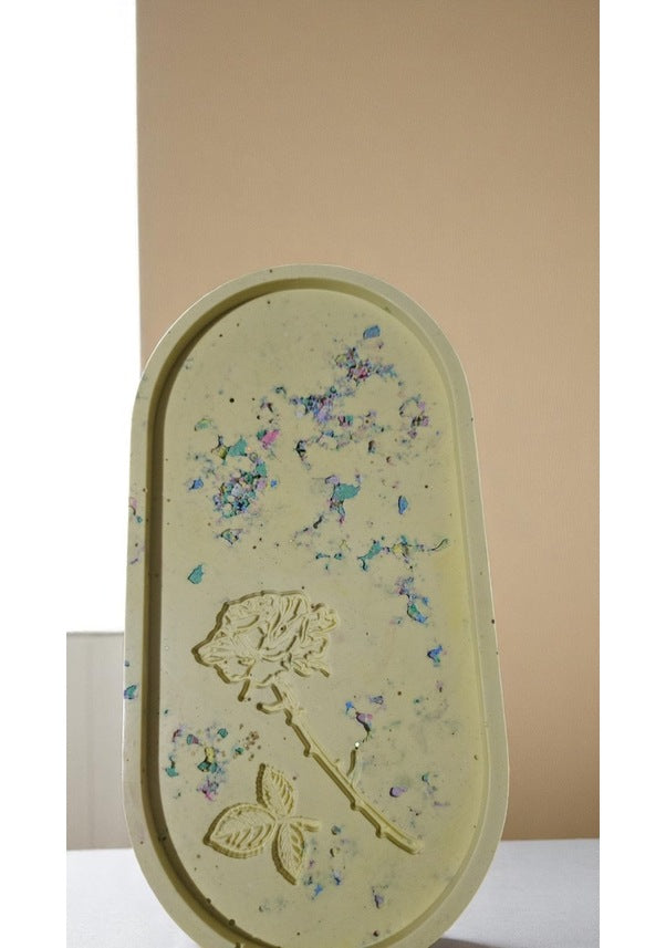 Gül Çizimli El Yapımı Dekoratif Tabak – Özel Tasarım (23 x 13 cm)