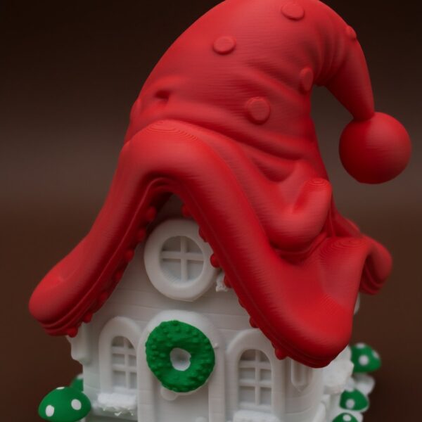 Noel ev şapkalı 7.5x7.5 / 8.5 cm